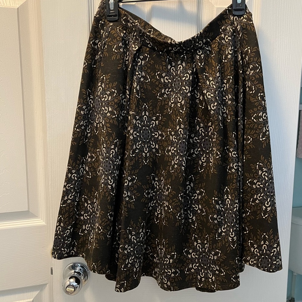 LuLa Roe Swing Skirt w/Pockets